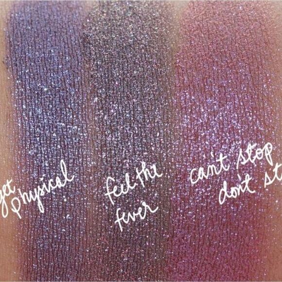 MAC Dazzleshadow Can't Stop Don't Stop Dazzleshadow (Metallic Purple Shimmer) - Picture 5 of 17